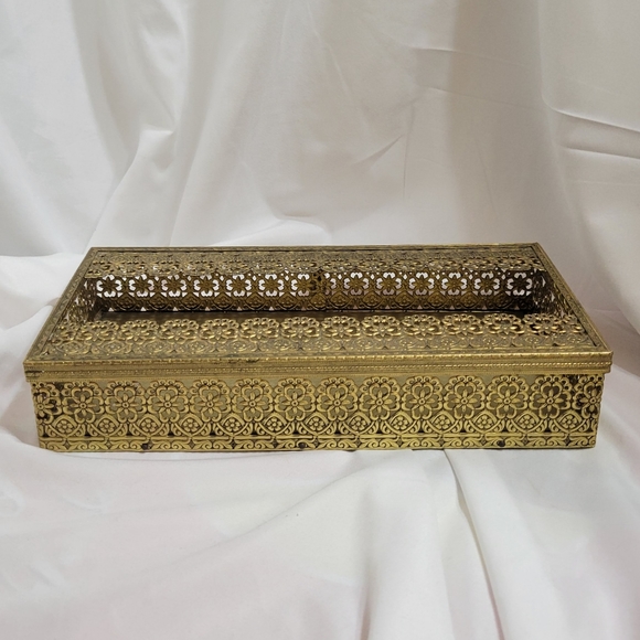 Tissue Box - Vintage filigree Brass Golden Tissue Box - Hollywood Regency - Picture 9 of 9